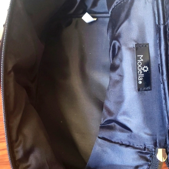 NWOT Modella Black Cosmetic Accessory Train Case in Quilted Geometric Design. - Picture 14 of 16